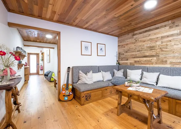 Castaway Albergue Baleal